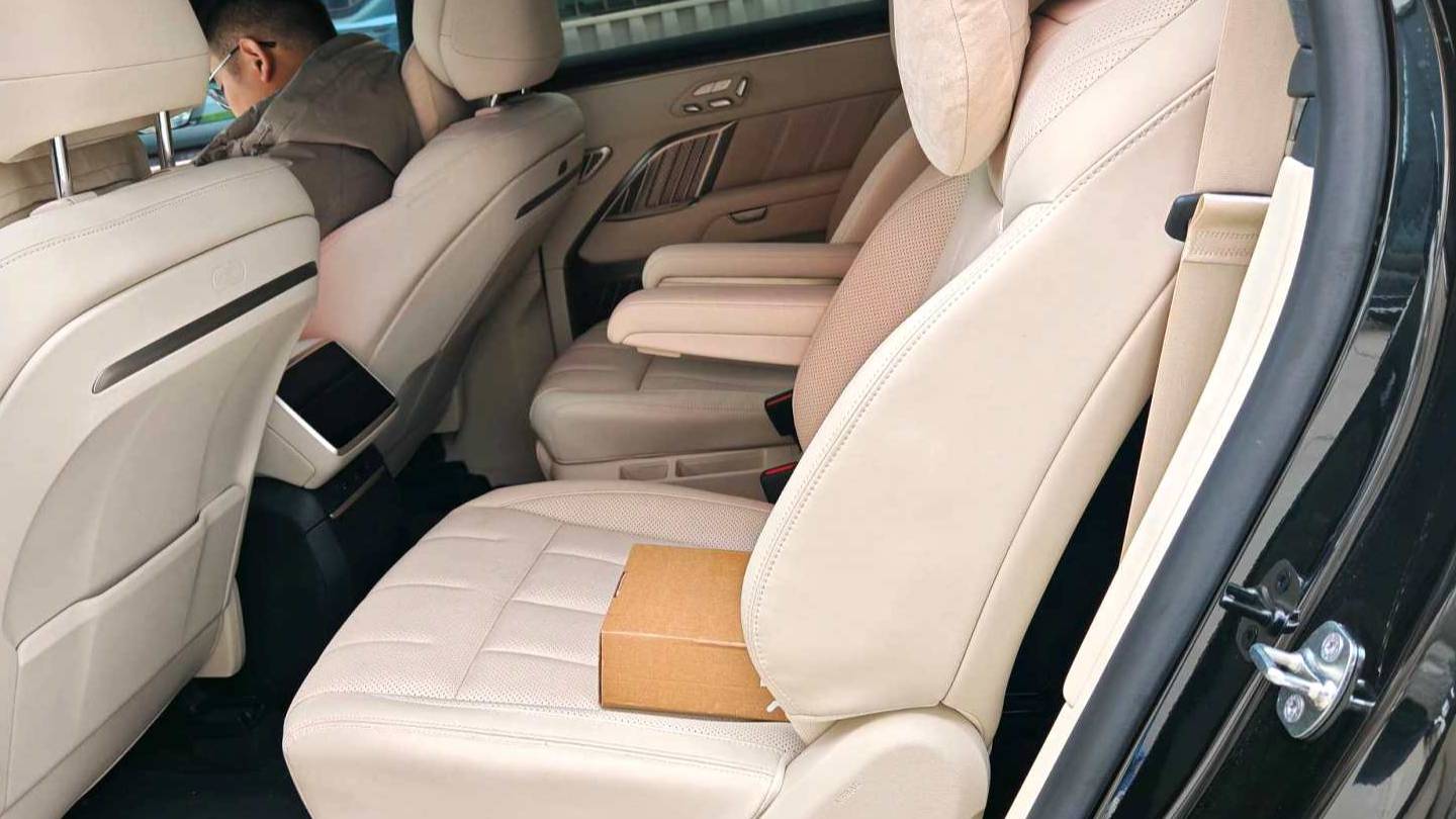 ONVO 2026 L90 Ultra Horse to Success Edition Six seater