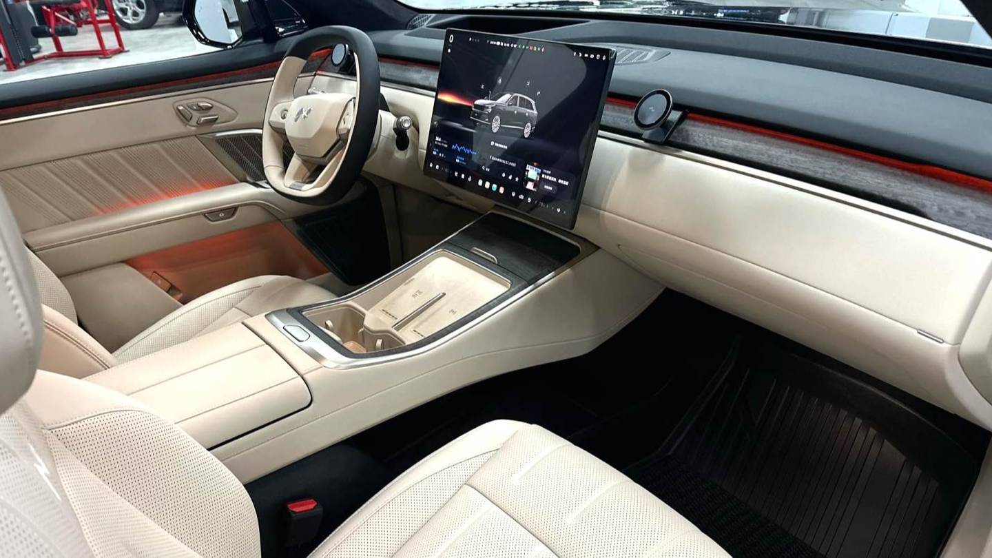 ONVO 2025 L90 Black Knight Special Edition Six Seats