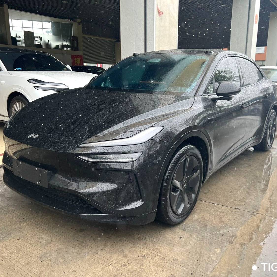 ONVO 2024 L60 60kWh rear wheel drive version سيارة مستعملة