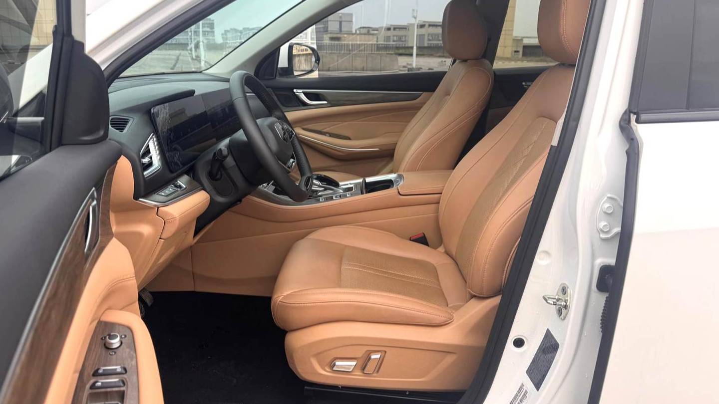 LanDian 2023 E5 1.5L DE-i 100KM Deluxe 7-seater