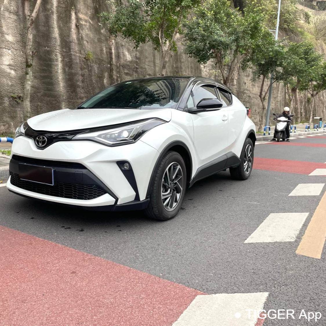 Toyota 2023 C-HR 2.0L Luxury Edition سيارة مستعملة