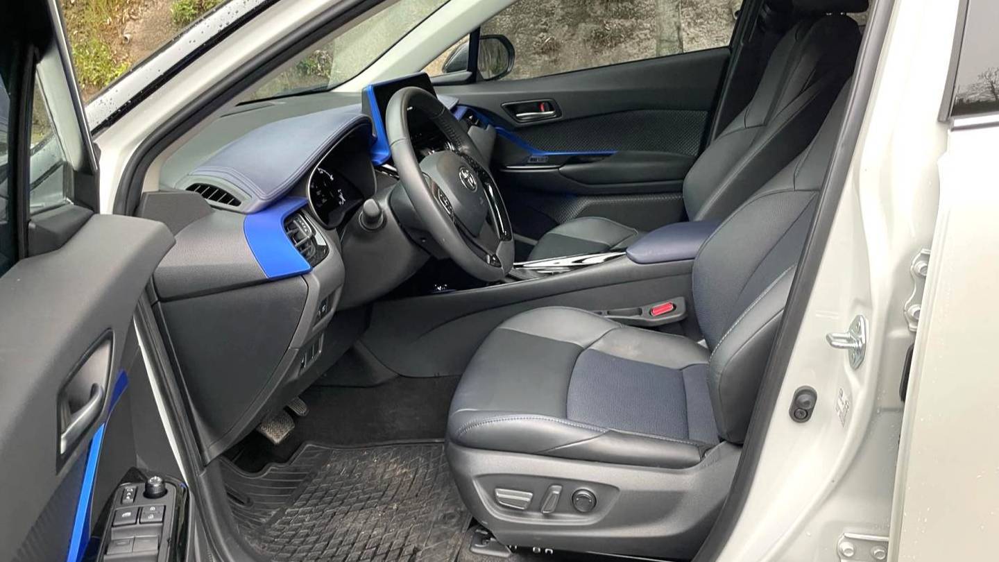 Toyota 2023 C-HR 2.0L Luxury Edition