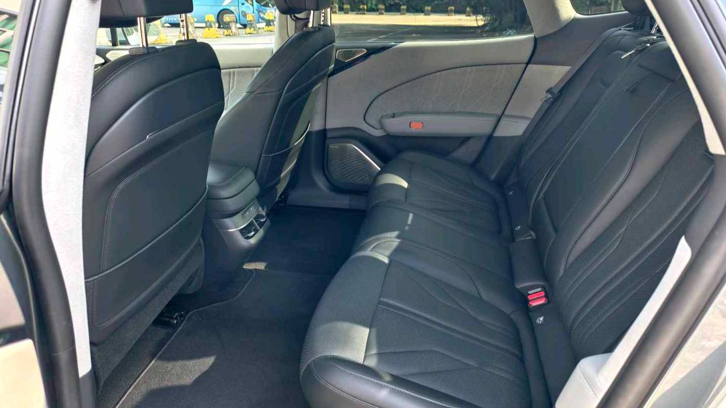 ZEEKR 2024 007 4WD Intelligent Driving Edition 75kWh