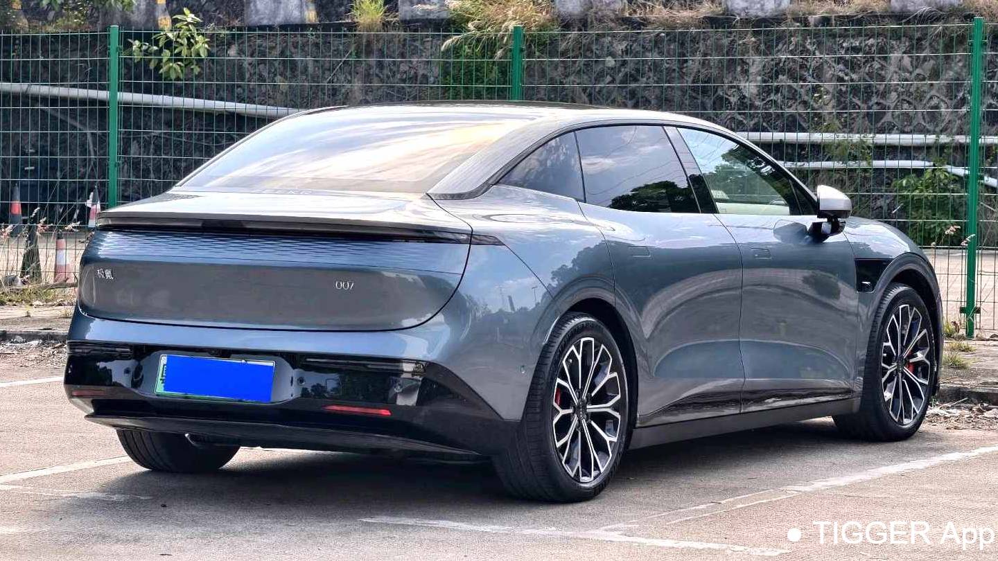 ZEEKR 2024 007 4WD Intelligent Driving Edition 75kWh