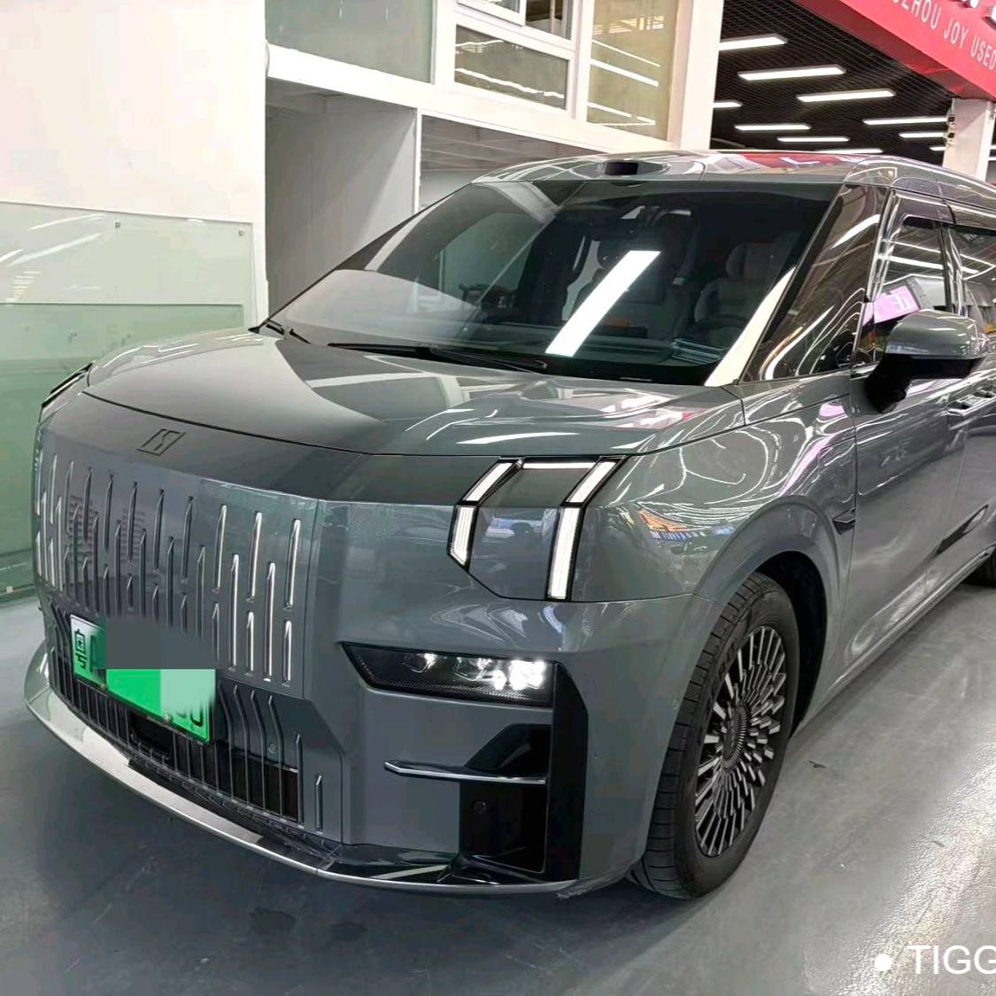 ZEEKR 2024 009 Six seat executive version four-wheel drive 108kWh Used Car