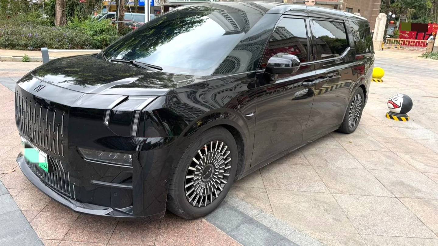 ZEEKR 2022 009 ME version