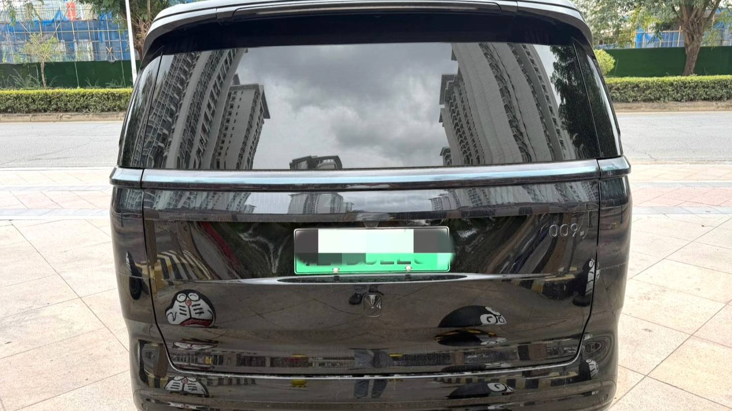 ZEEKR 2022 009 ME version