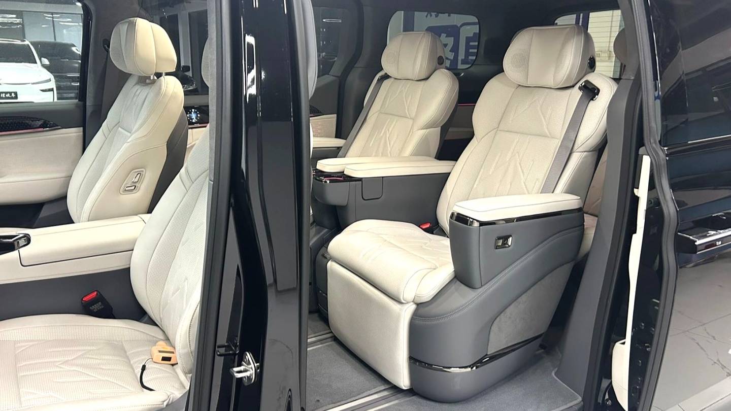 ZEEKR 2024 009 Seven seater aisle version four-wheel drive 108kWh