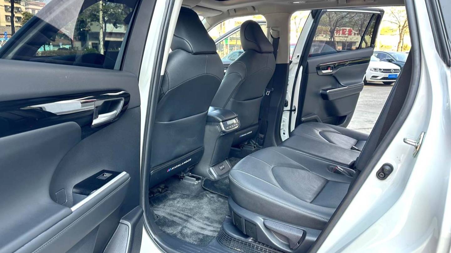 Toyota 2023 Highlander‌ 2.5L Intelligent Hybrid Dual Engine 4WD Premium Edition 7