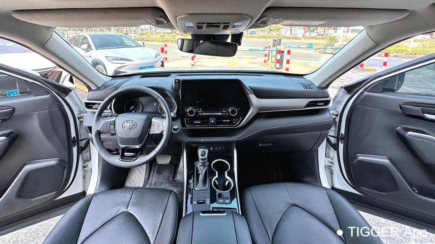 Toyota 2023 Highlander‌ 2.5L Intelligent Hybrid Dual Engine 4WD Premium Edition 7