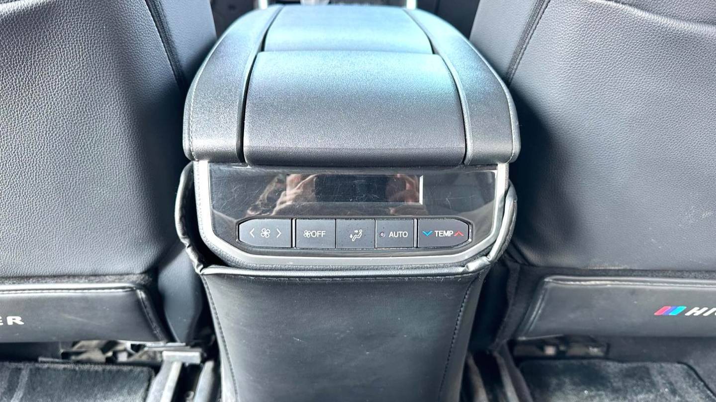Toyota 2023 Highlander‌ 2.5L Intelligent Hybrid Dual Engine 4WD Premium Edition 7