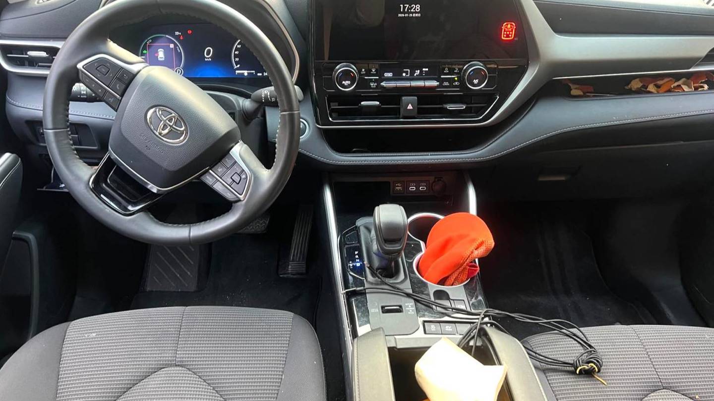 Toyota 2024 Highlander‌ 2.5L Intelligent Hybrid Dual Engine Two Drive Elite Edition 7