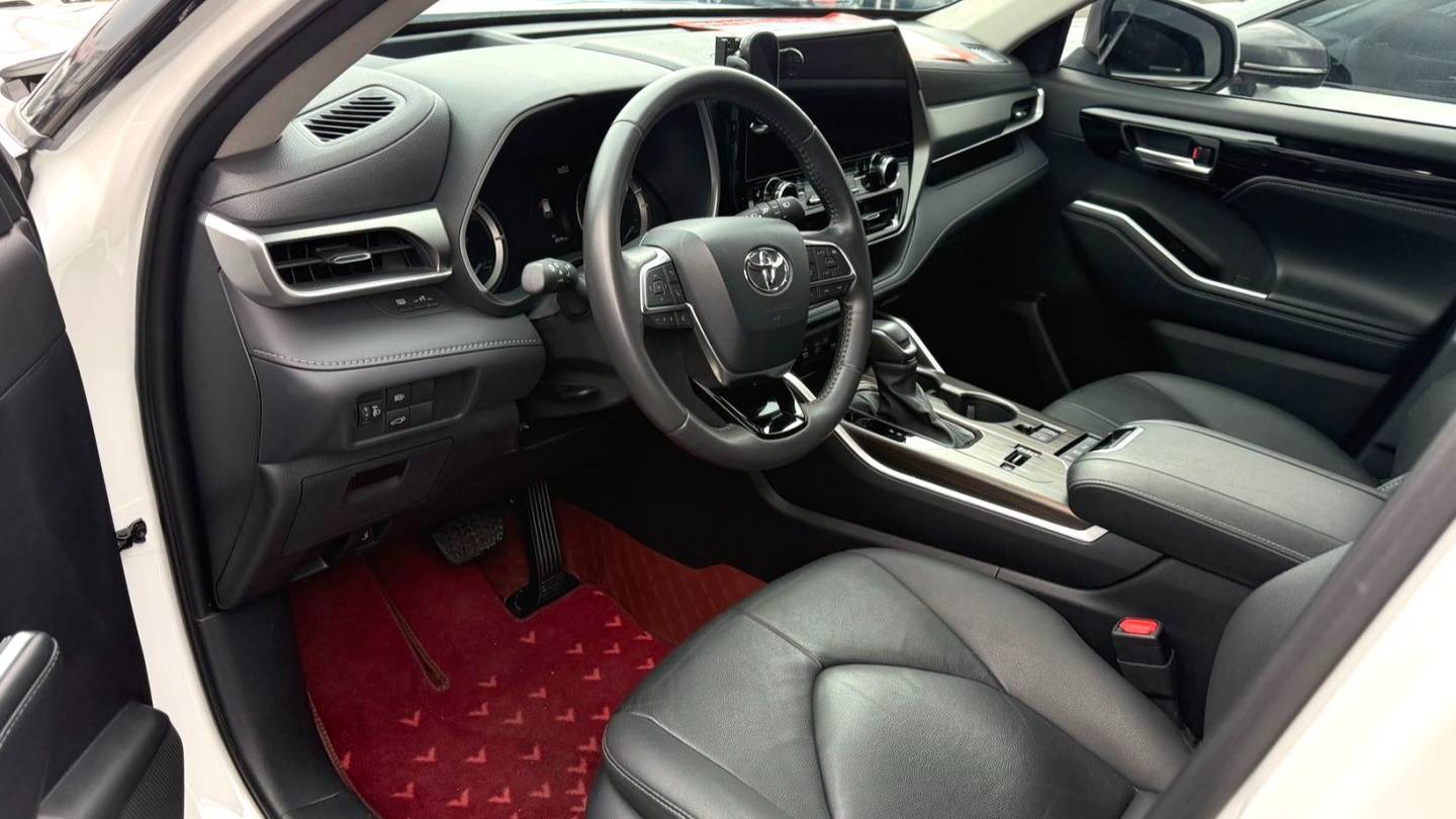 Toyota 2023 Highlander‌ 2.5L Intelligent Hybrid Dual Engine 4WD Premium Edition 7