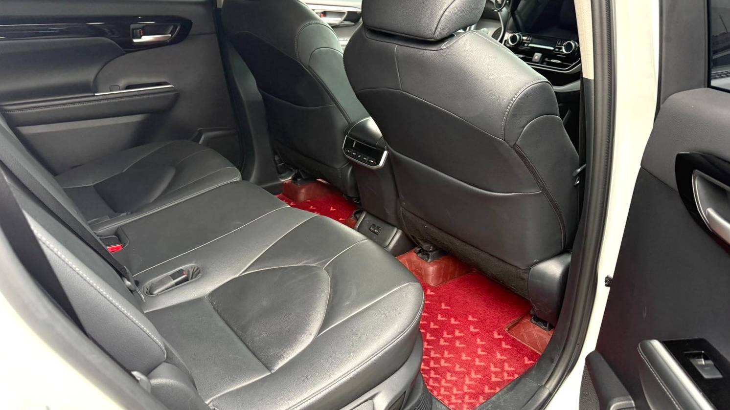 Toyota 2023 Highlander‌ 2.5L Intelligent Hybrid Dual Engine 4WD Premium Edition 7