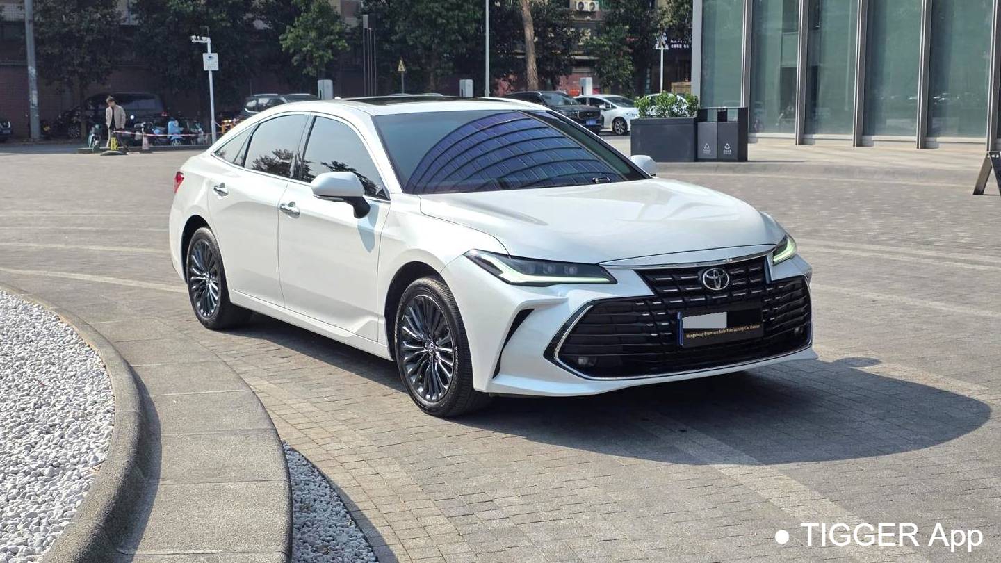 Toyota 2023 Avalon 2.0L XLE Premium Edition