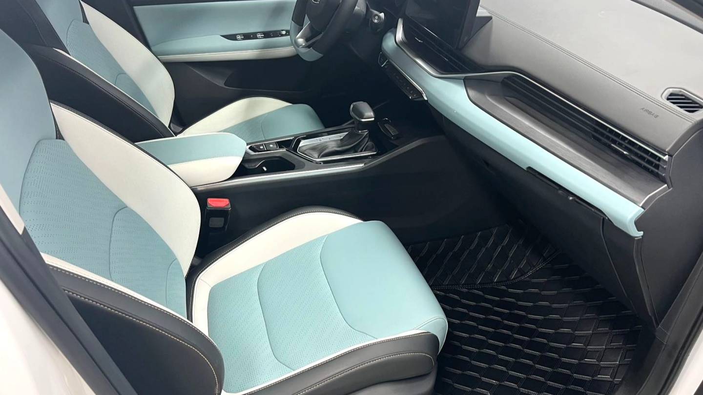 Geely 2022  EMGRAND S  1.4T CVT Crossover Player Edition