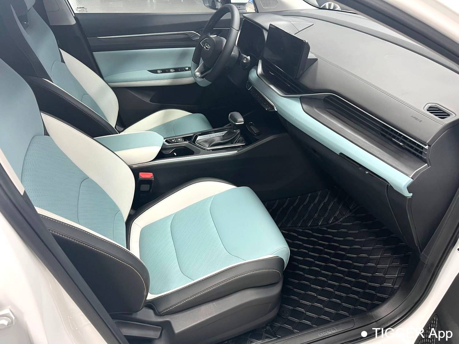 Geely 2022  EMGRAND S  1.4T CVT Crossover Player Edition