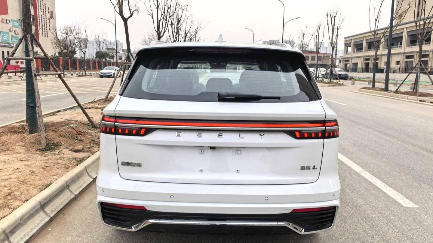 Geely 2024 Monjaro 2.0TD DCT EVO two wheel drive long wind version