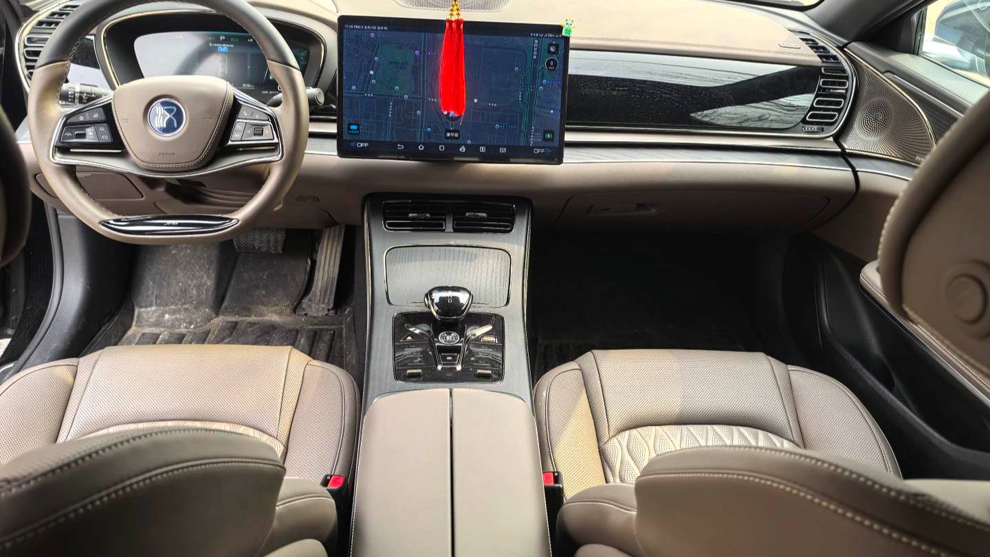 BYD 2023 HAN DM-i Champion Edition 121KM Premium Edition