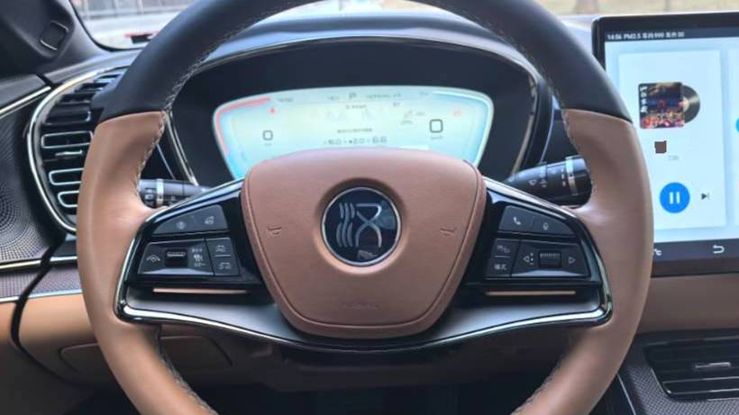 BYD 2022 HAN DM-i 242KM flagship model