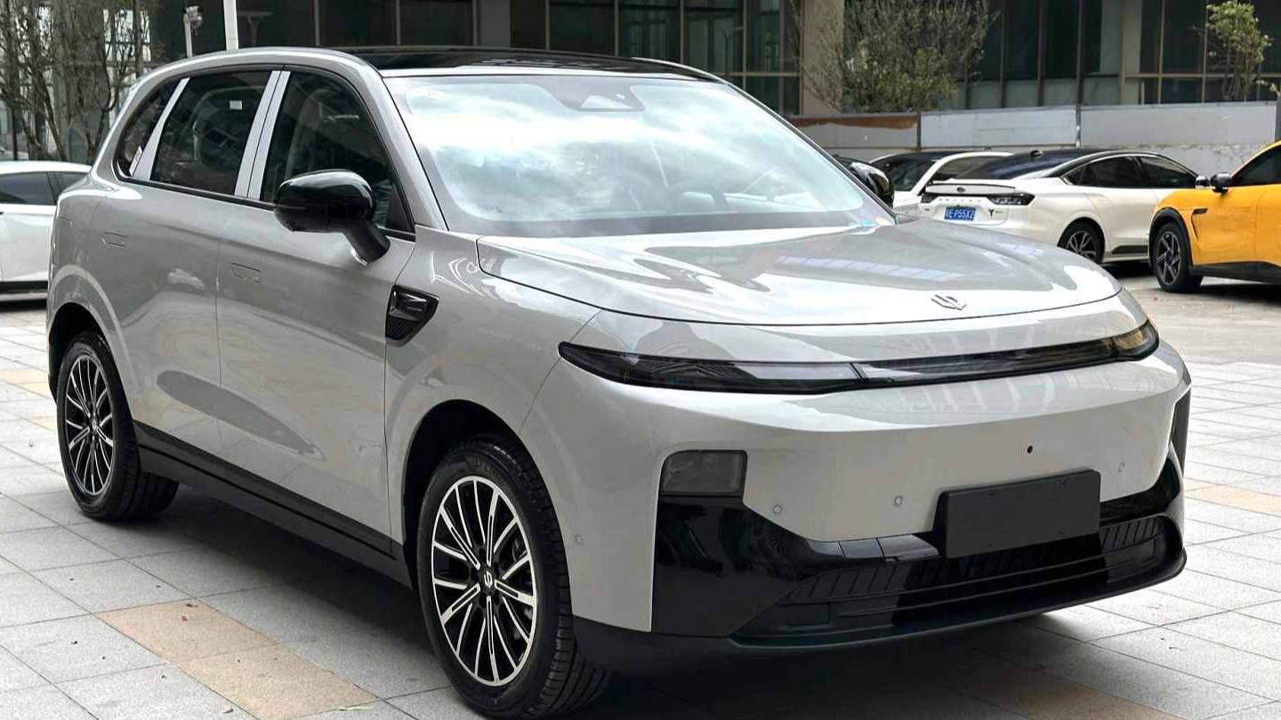 LEAP 2025 B10 600 Joyful Edition