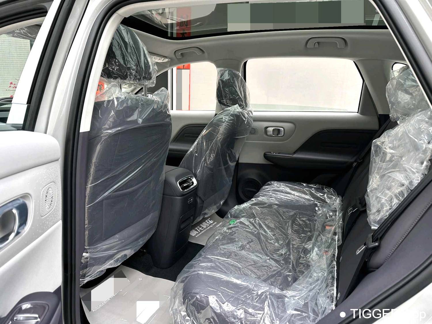 LEAP 2025 B10 600 Joyful Edition