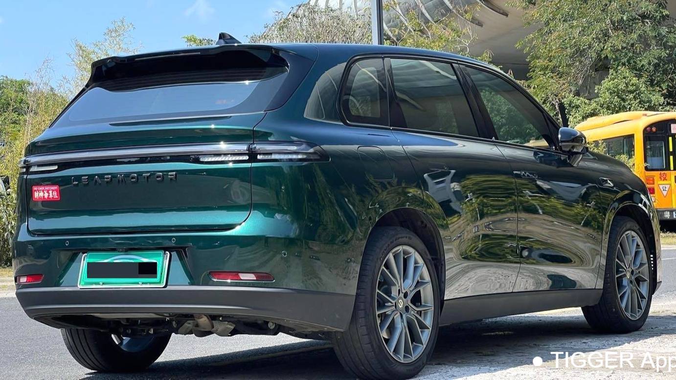 LEAP 2025 C10 210 Smart Edition