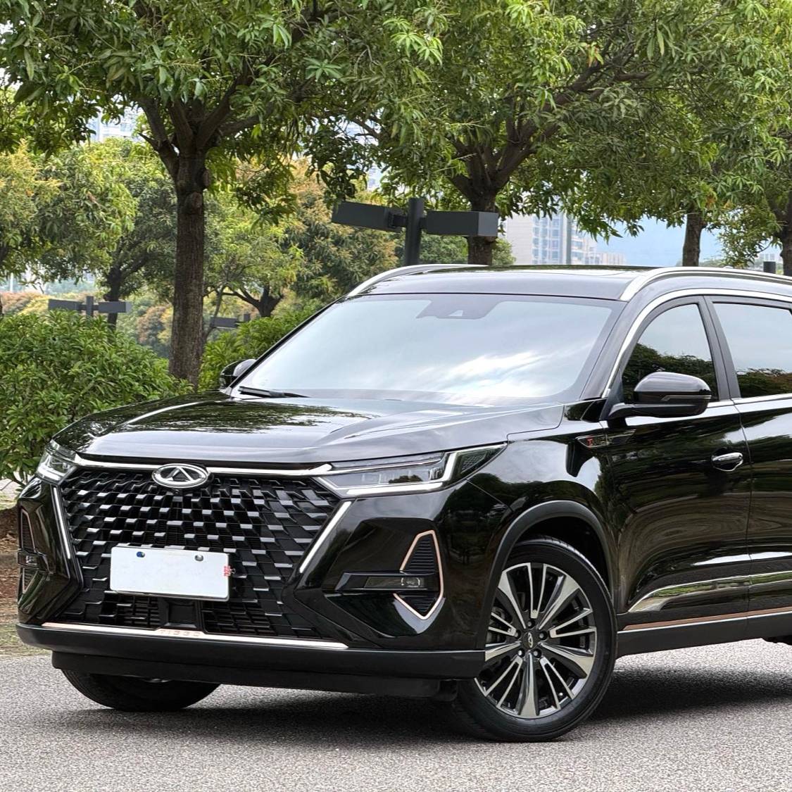 Chery 2022 Tiggo 8PRO 390T two wheel drive massive edition 5-seater سيارة مستعملة