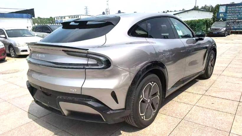Xiaomi 2025 YU7 Long endurance four-wheel drive Pro version