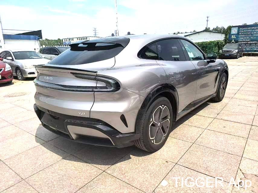 Xiaomi 2025 YU7 Long endurance four-wheel drive Pro version
