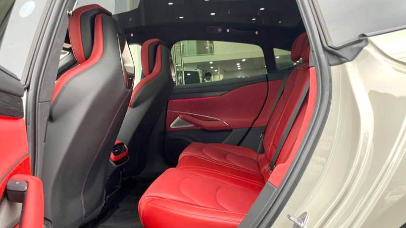 Xiaomi 2024 SU7 4WD ELB ADS Max version