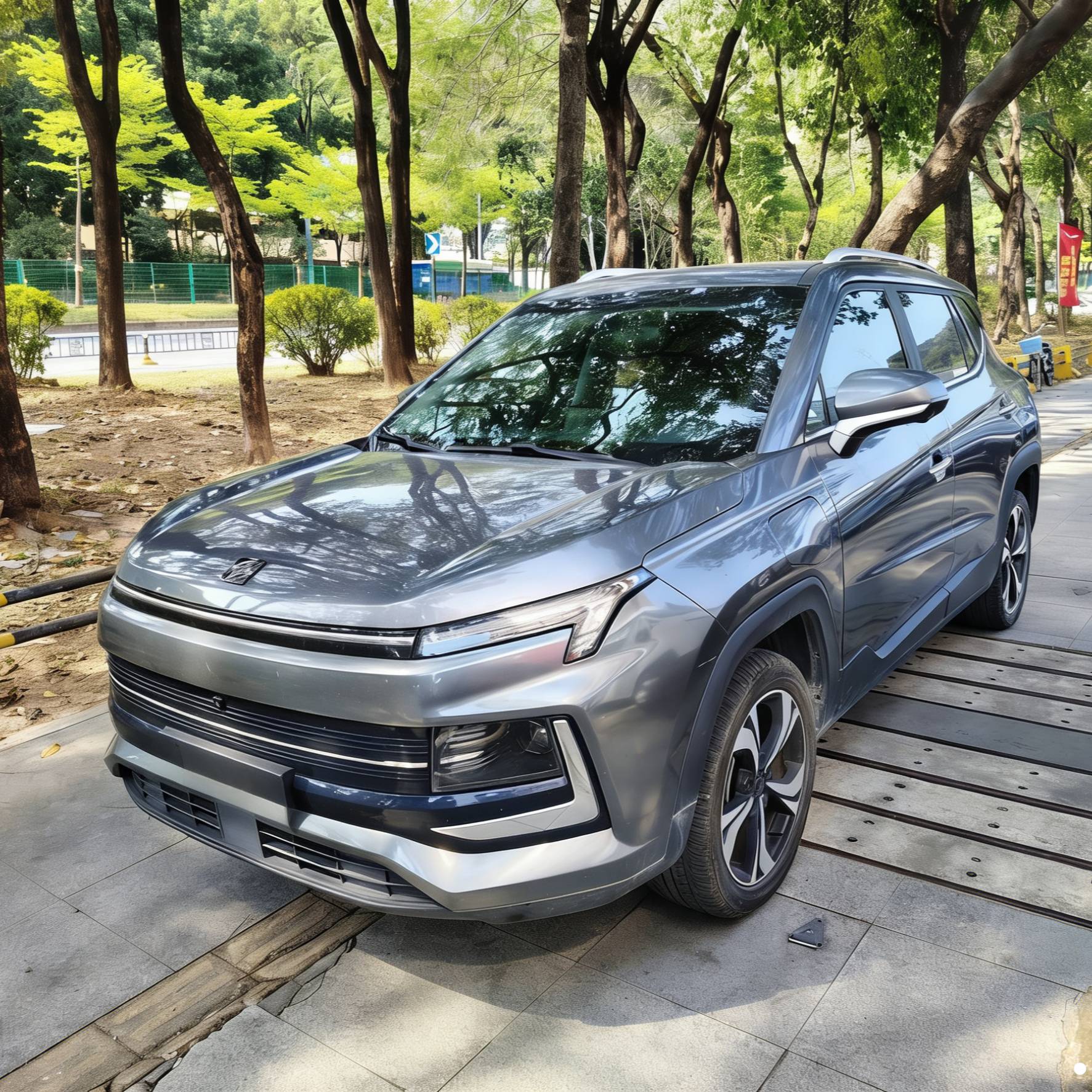 SOL 2021 E40X Golden Armor Edition