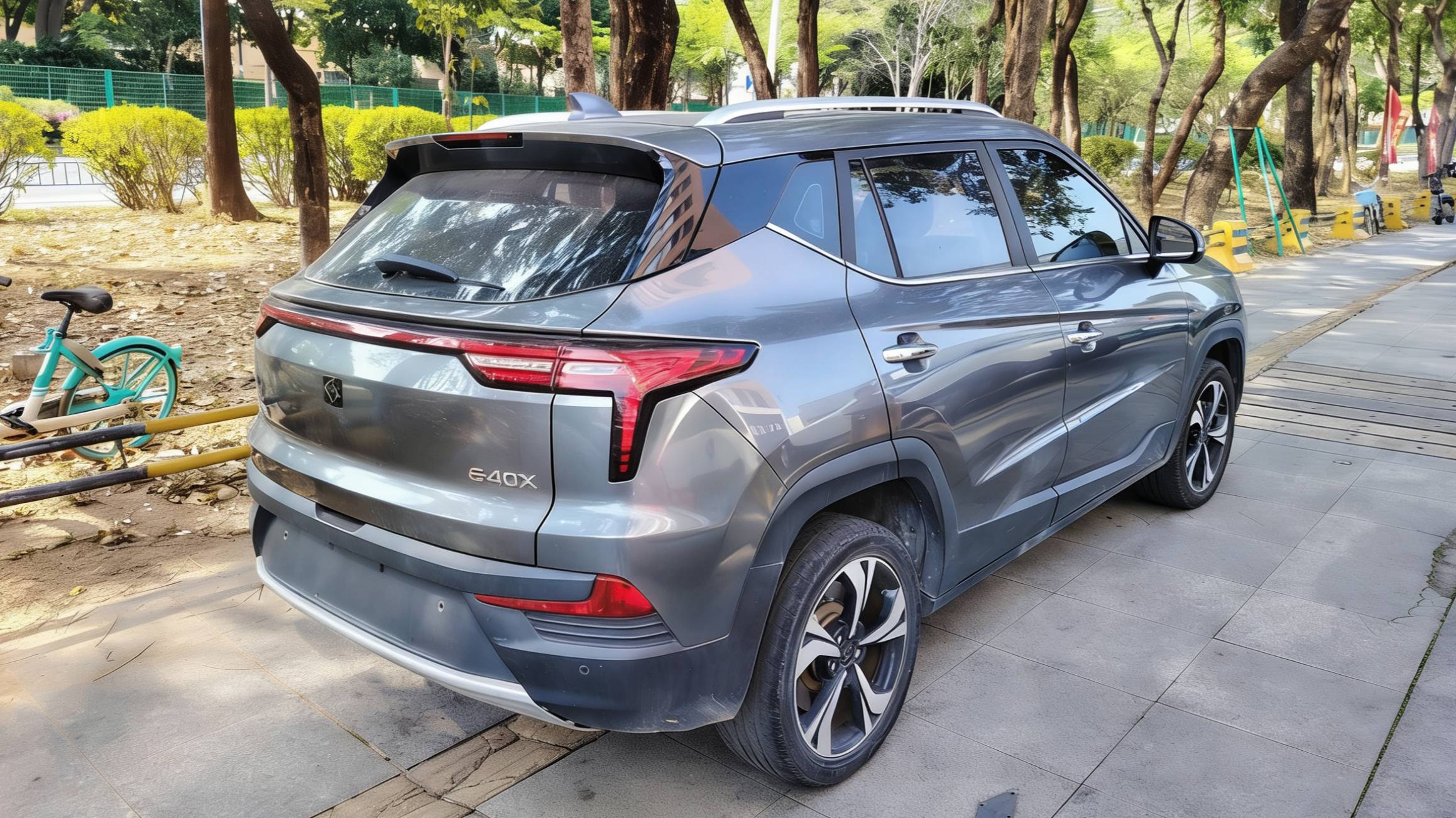 SOL 2021 E40X Golden Armor Edition