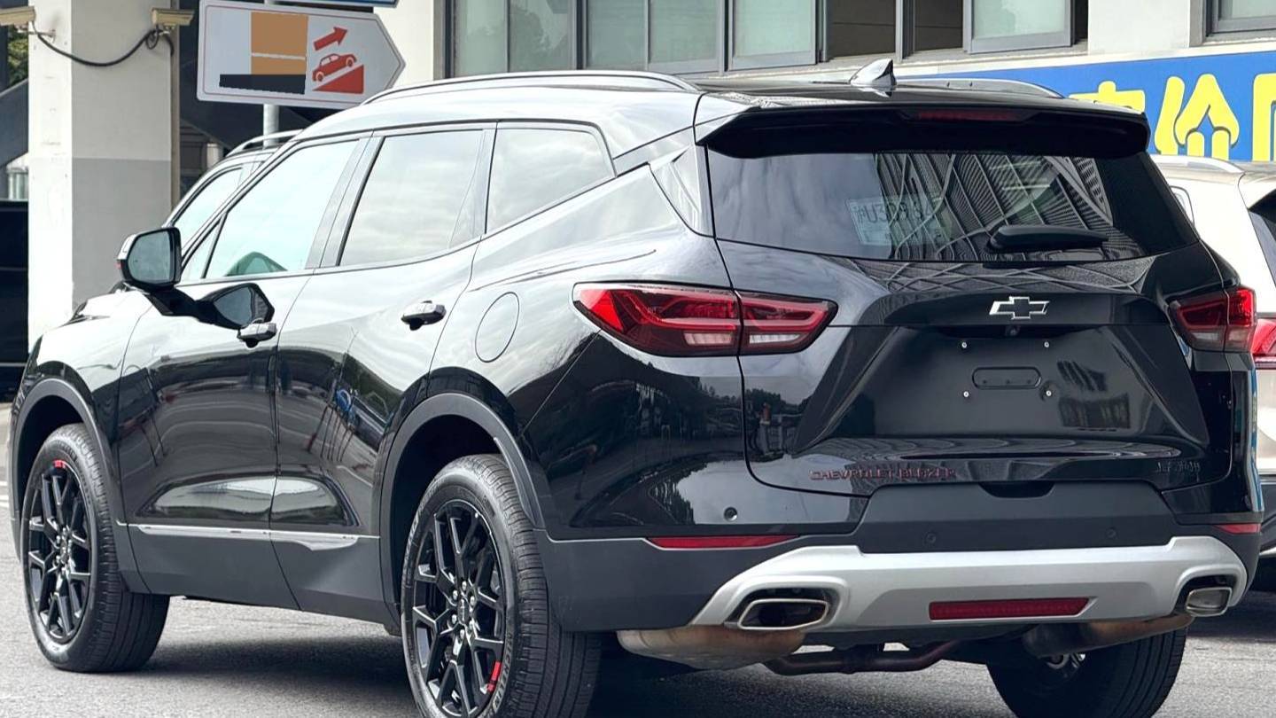 CHEVROLET 2023 BLAZER Light Hybrid 650T Redline 7-seater Thunder Edition