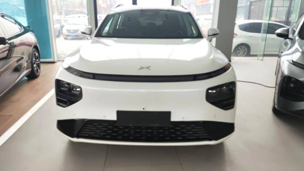 XPENG 2022 G9 570 Plus