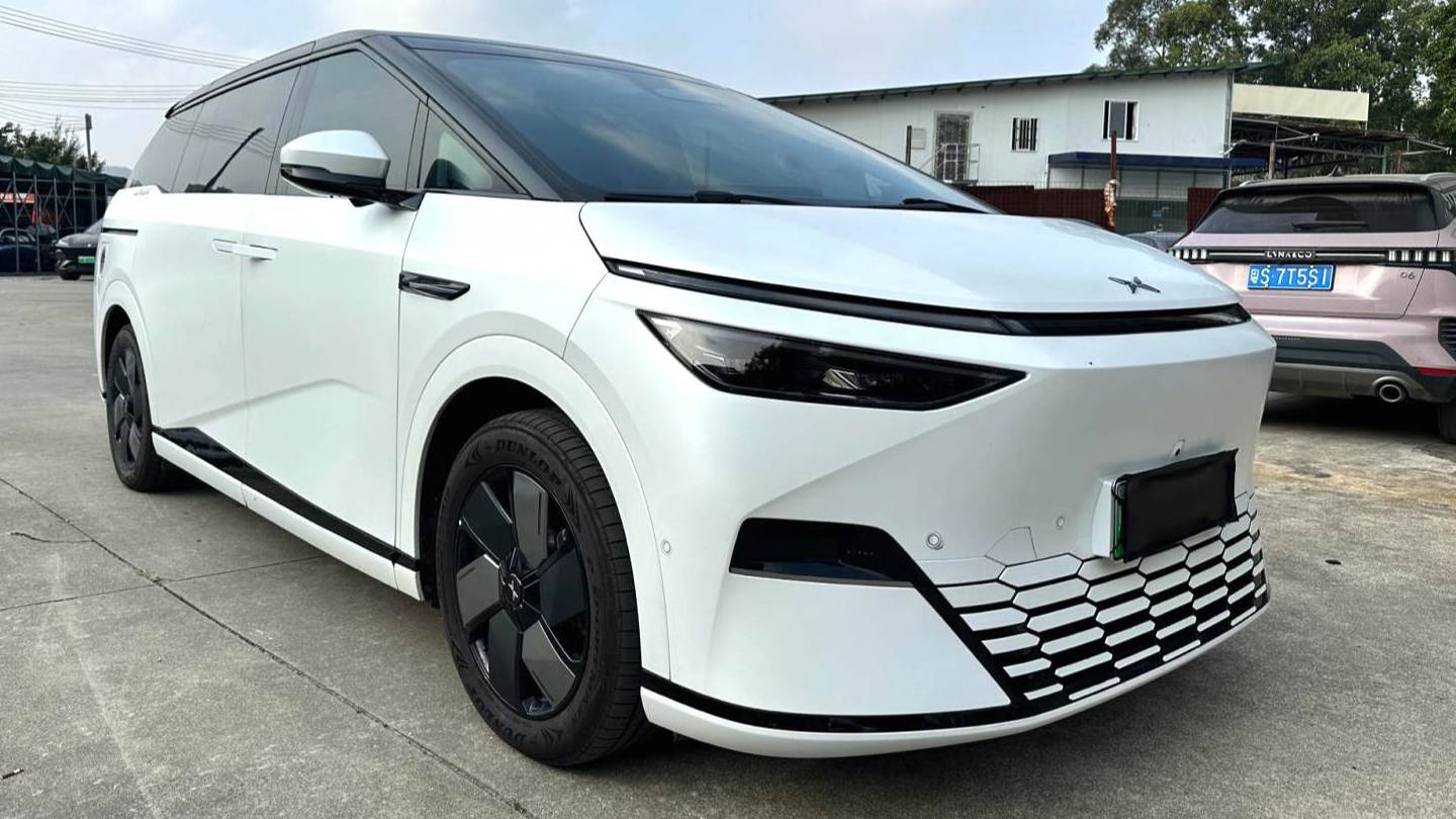 XPENG 2024 X9 610 Long Range Max