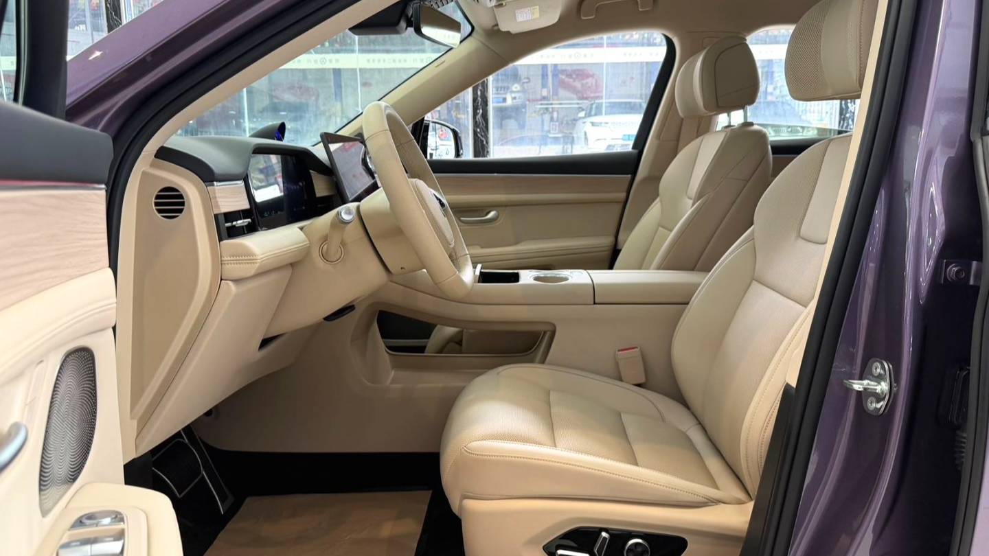 AITO 2025 M5 Extended Range Ultra 4WD Edition