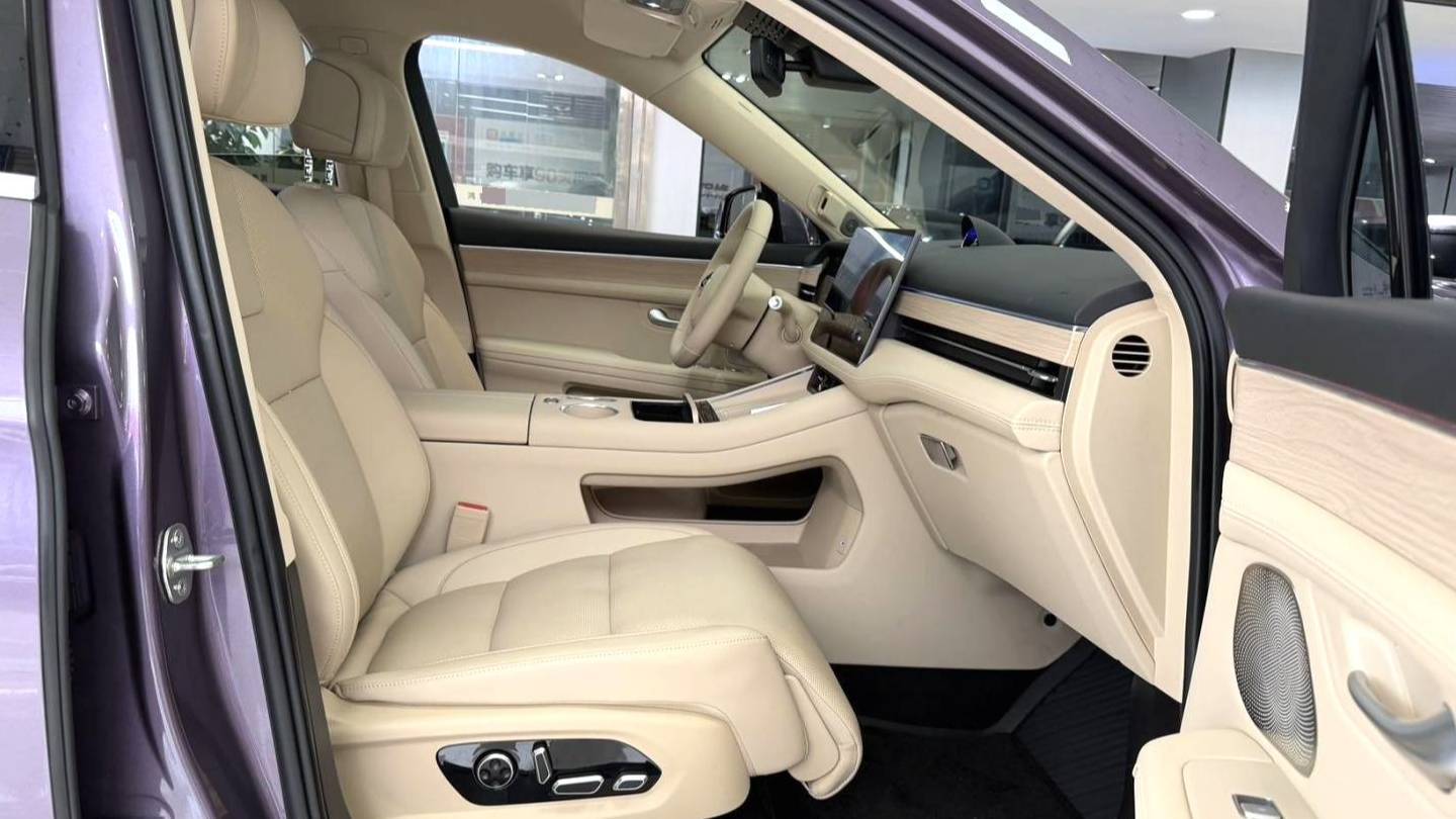 AITO 2025 M5 Extended Range Ultra 4WD Edition