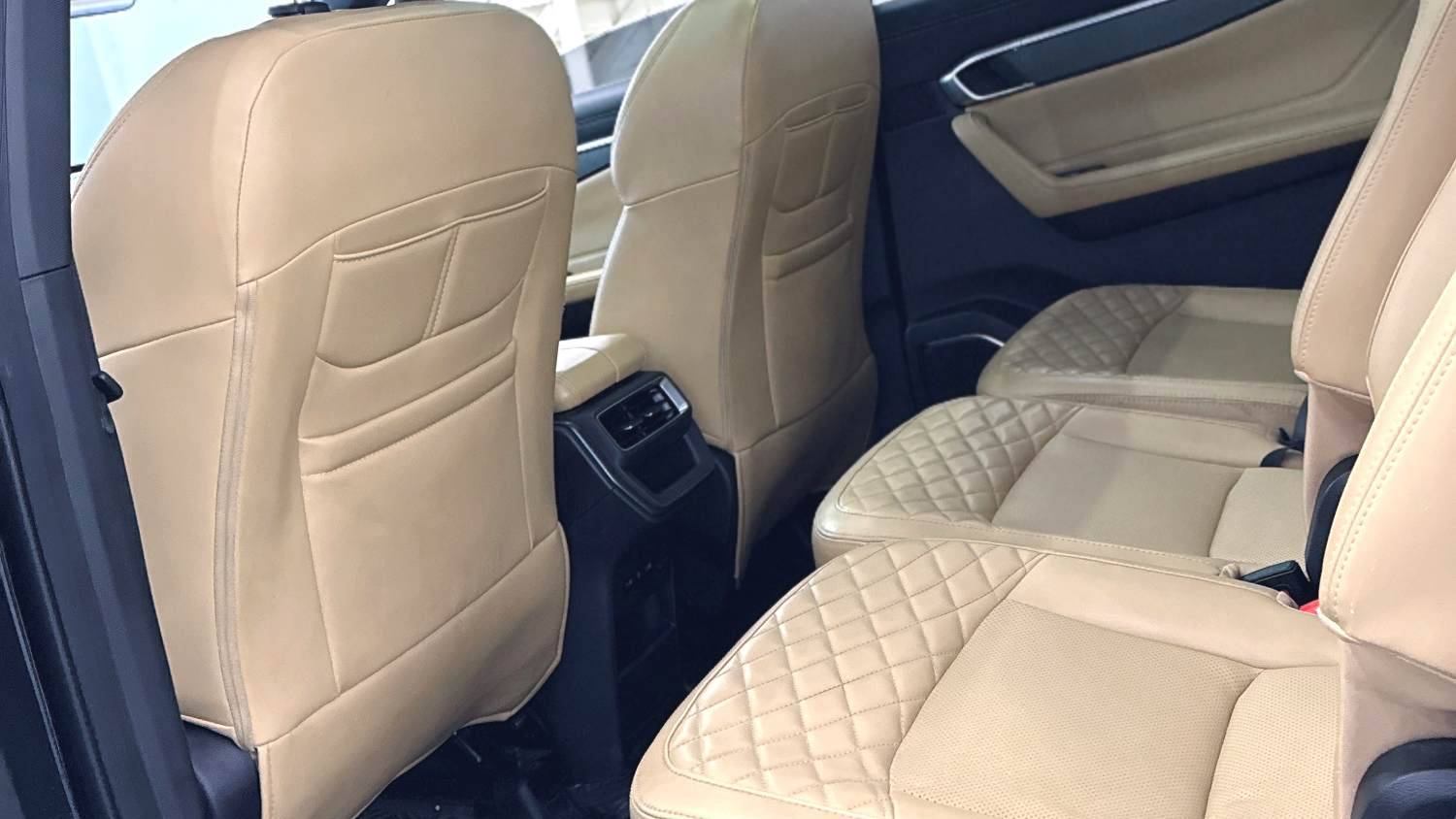 Geely 2023 Okavango 2.0T DCT flagship model