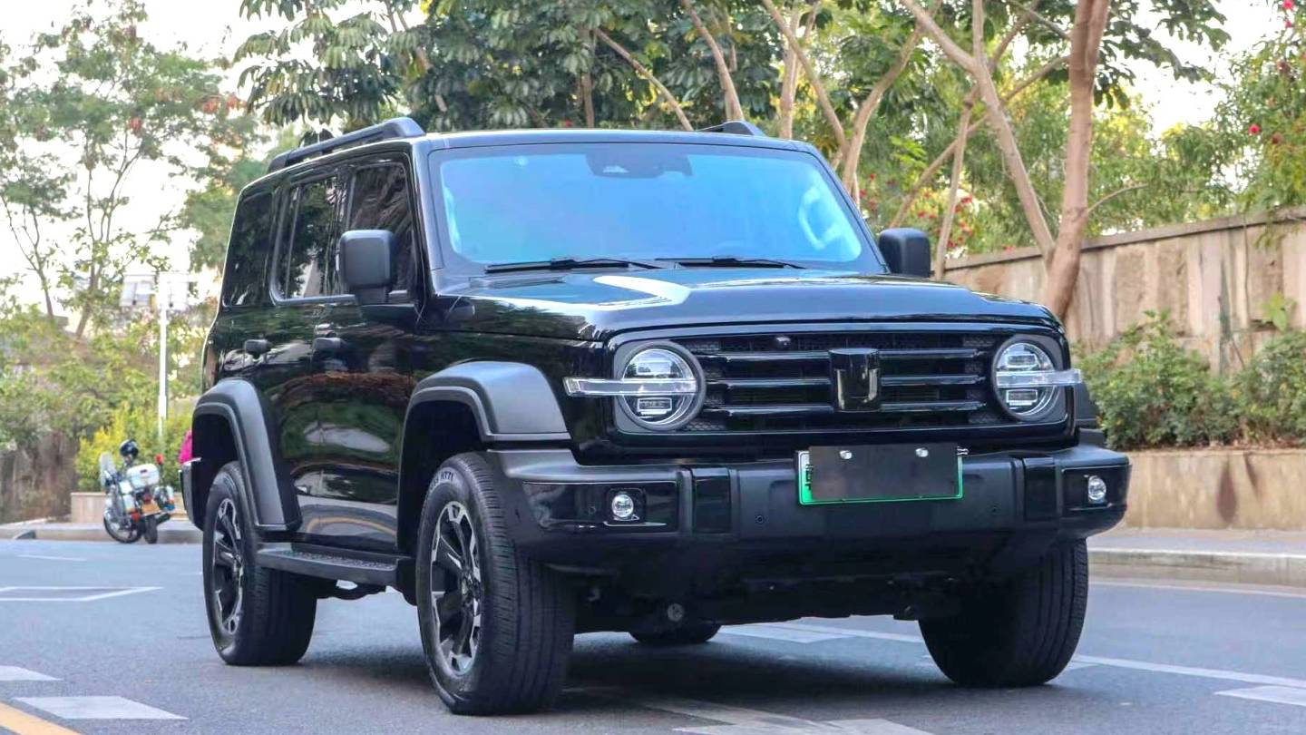 TANK 2025 300 Hi4-T 36.7kWh