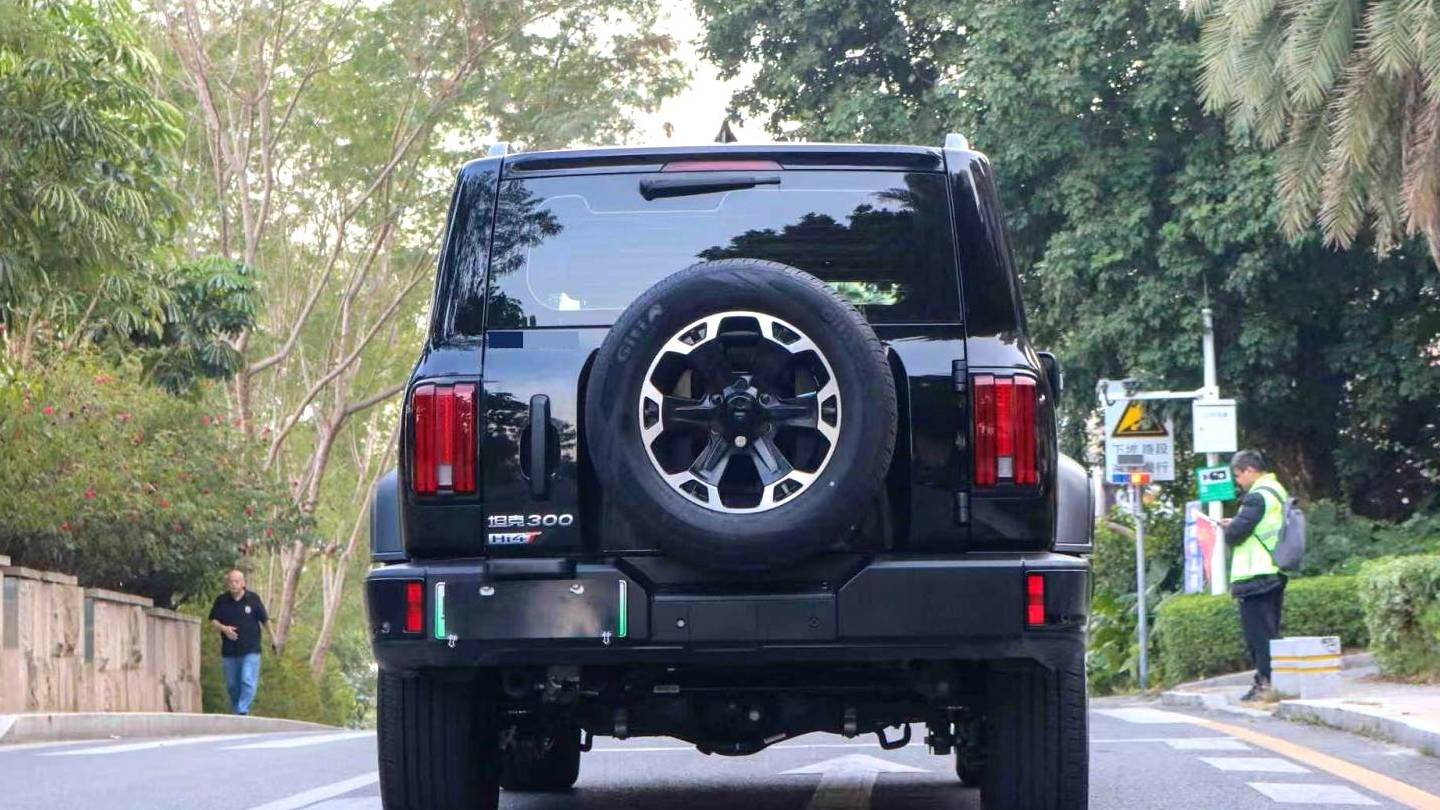 TANK 2025 300 Hi4-T 36.7kWh