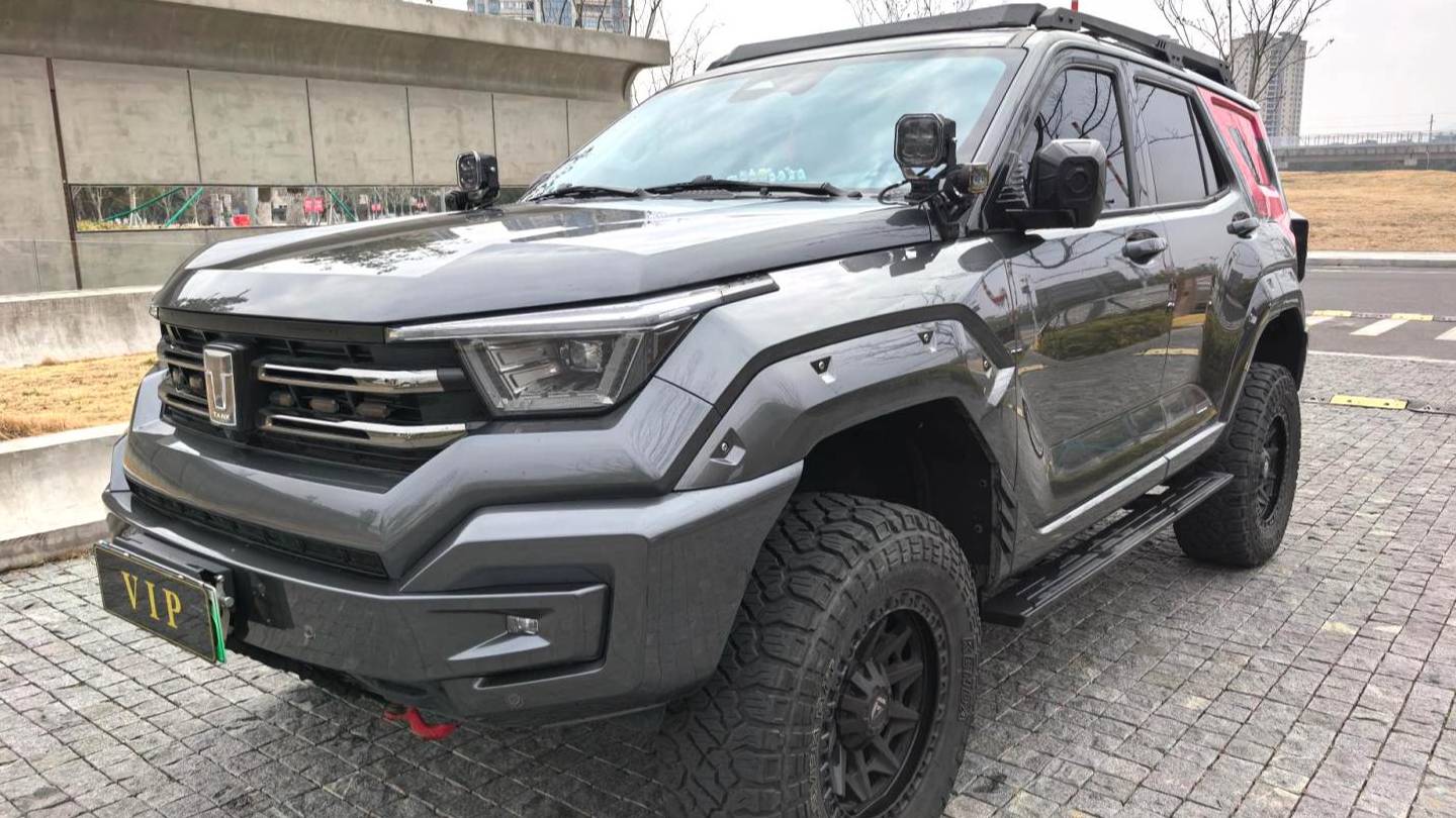 TANK 2023 400 Hi4-T Superpower Edition