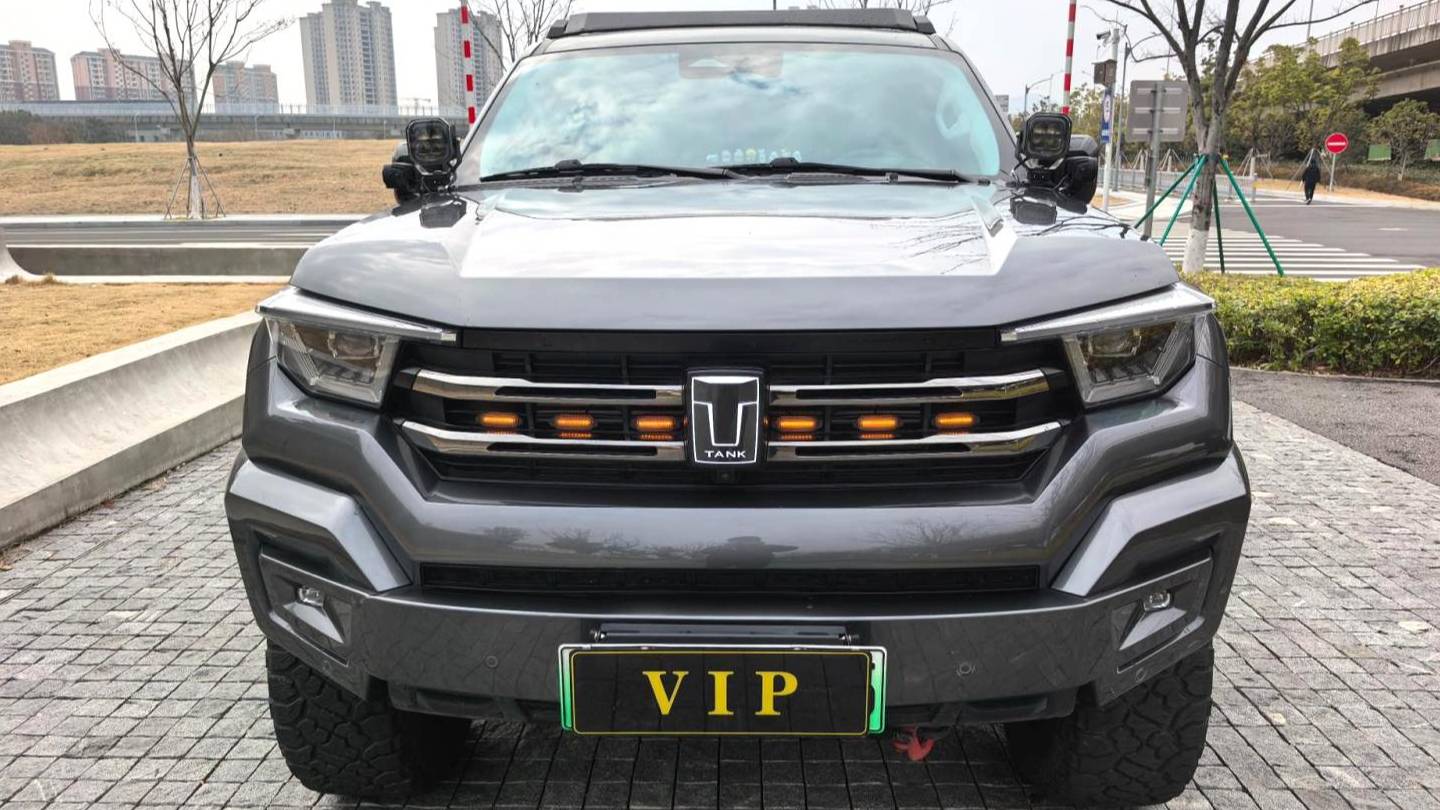 TANK 2023 400 Hi4-T Superpower Edition