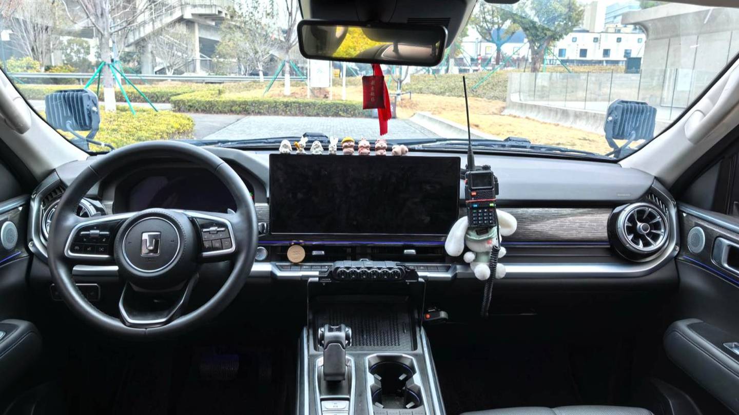 TANK 2023 400 Hi4-T Superpower Edition