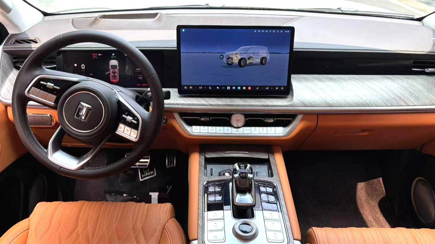 TANK 2025 500  Hi4-Z