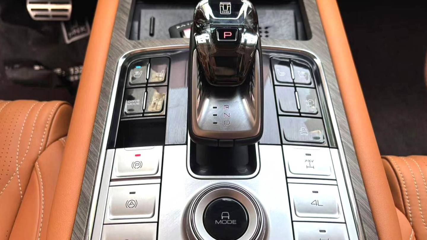 TANK 2025 500  Hi4-Z