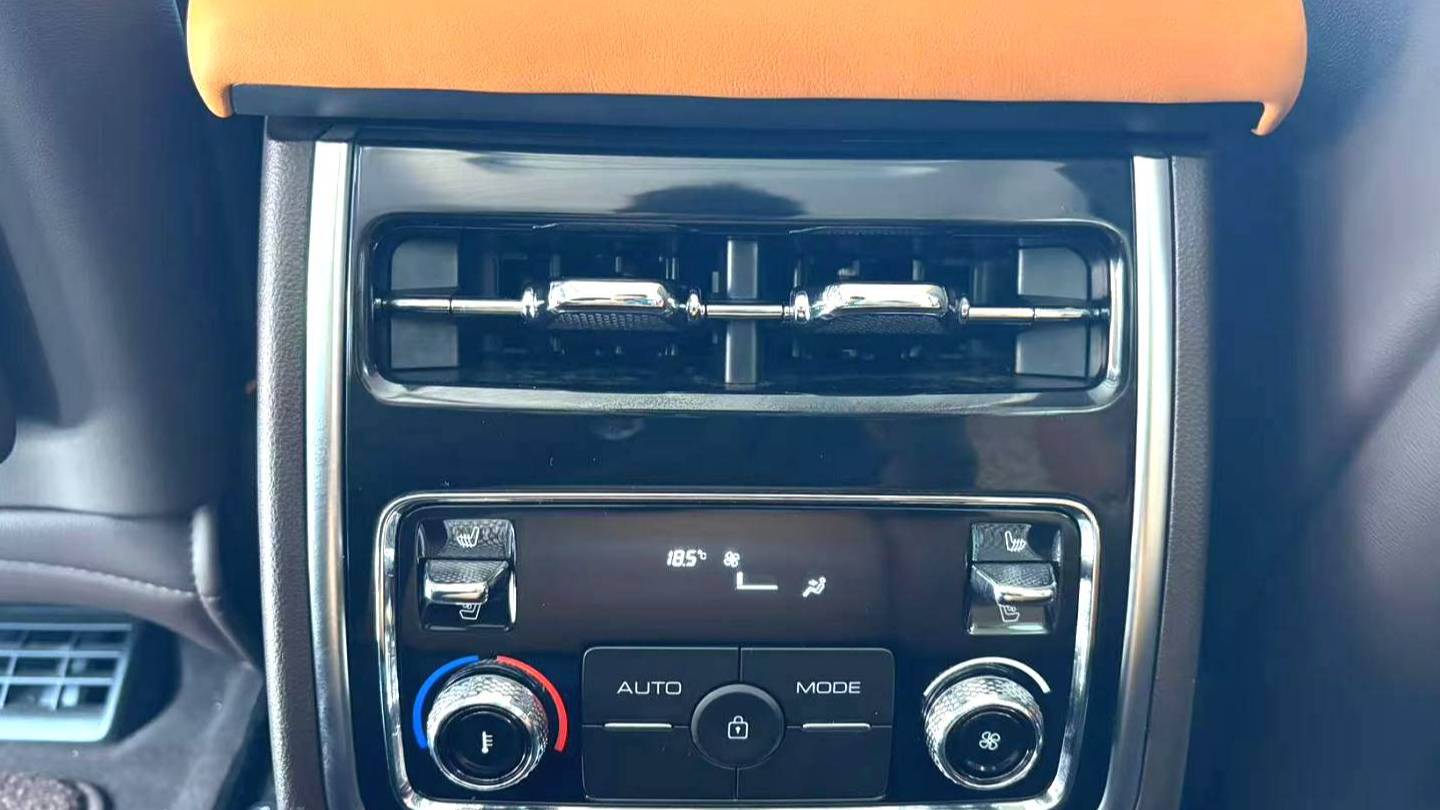 TANK 2025 500  Hi4-Z