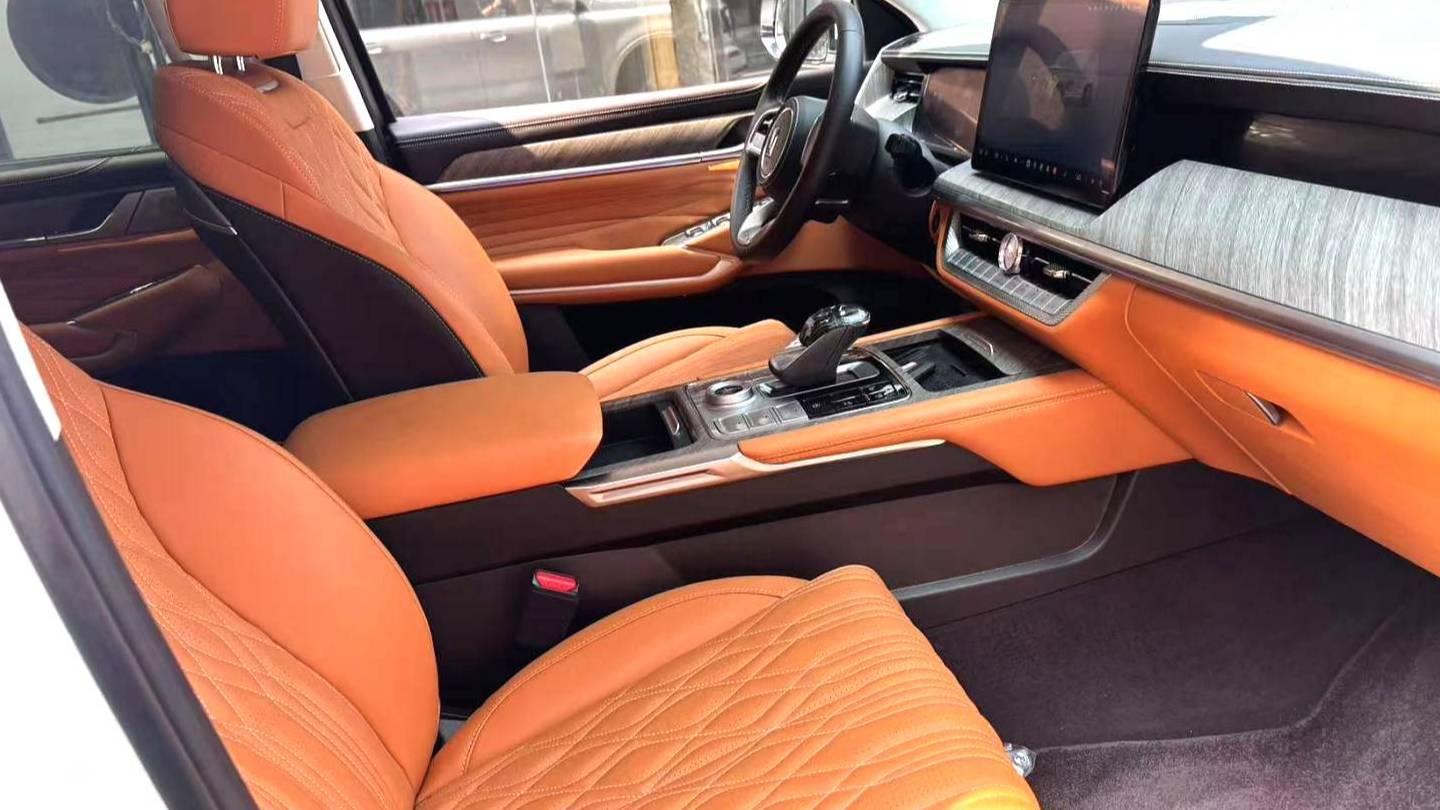 TANK 2025 500  Hi4-Z