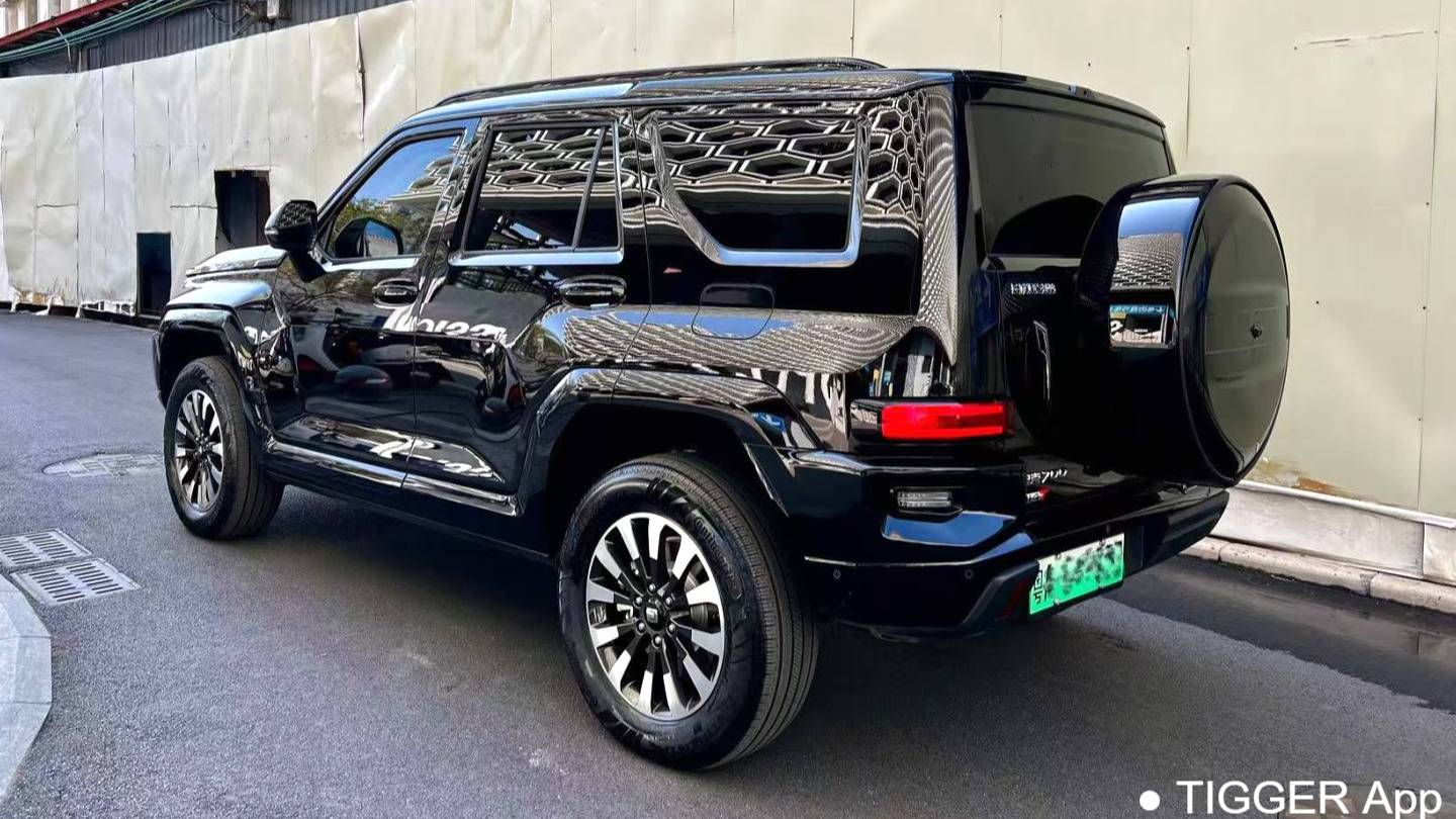 TANK 2024 700 Hi4-T Ultimate Edition