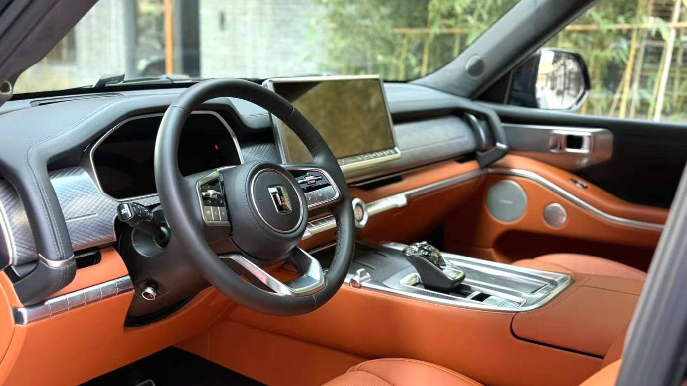 TANK 2024 700 Hi4-T Extreme Edition